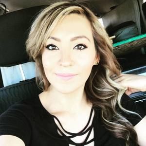 Meet your Posher, Abby